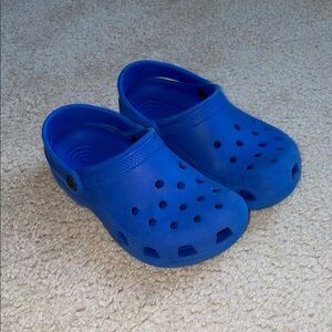 Size 1 Kids Blue Slip-On Crocs